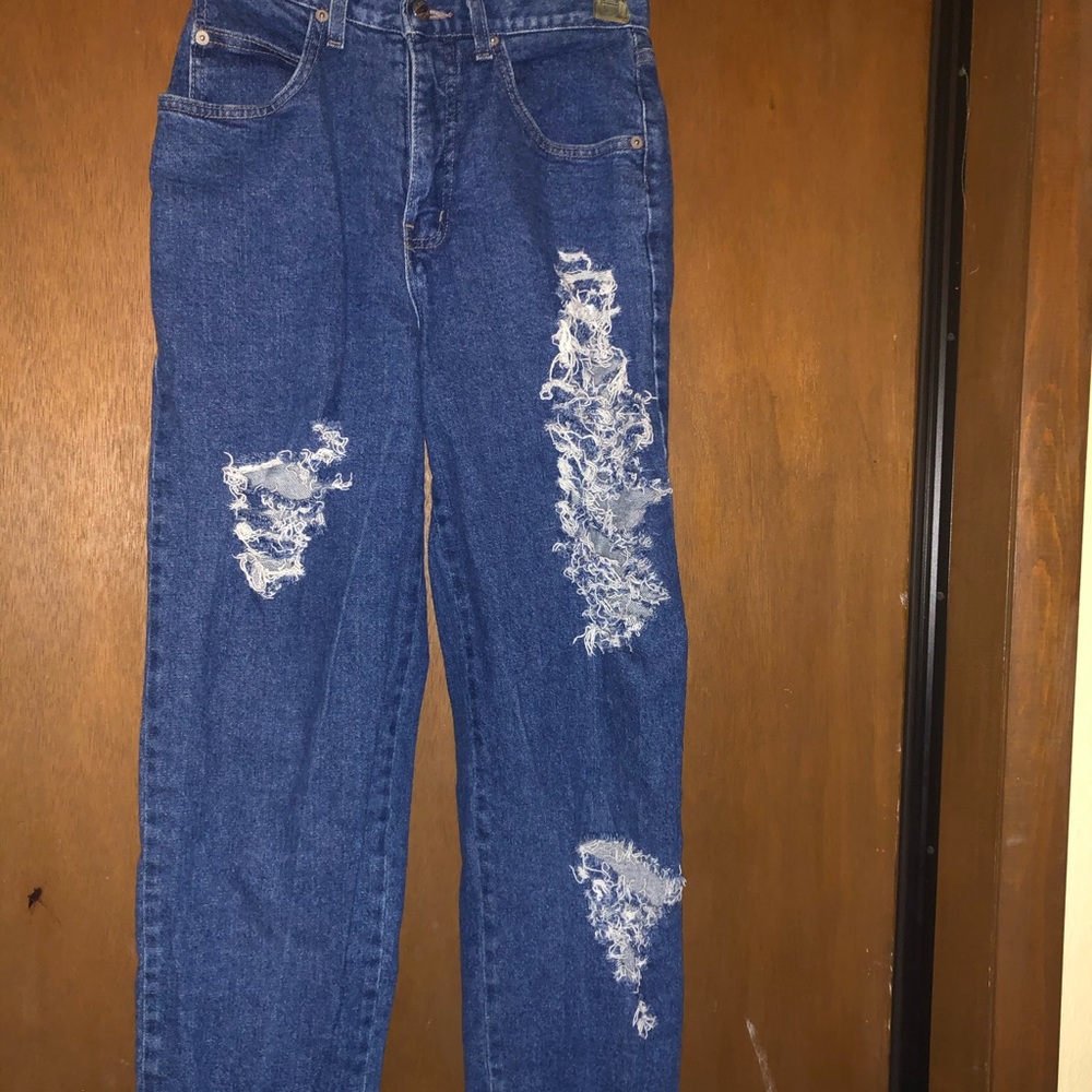 Distressed boyfriend jeans
